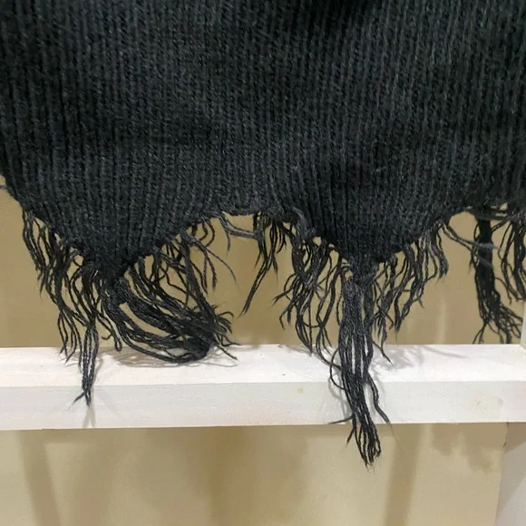 SHEIN Black Distressed Cropped Sweater Small Fringe Grunge Knit Top - Picture 4 of 8